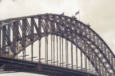 Australia, Sydney, people climbing up Harbour bridge - FBF000287