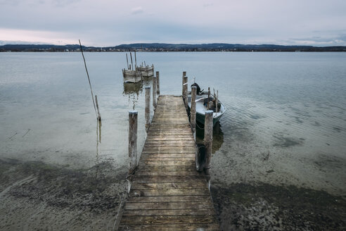 Germany, Baden-Wuerttemberg, Lake Constance, Iznang, Jetty - ELF000903