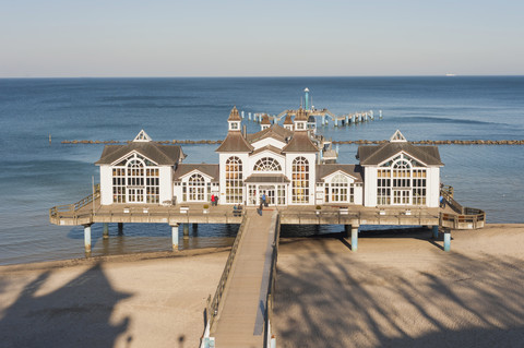 Germany, Mecklenburg-Western Pomerania, Ruegen, sea bridge at Baltic seaside resort Sellin stock photo