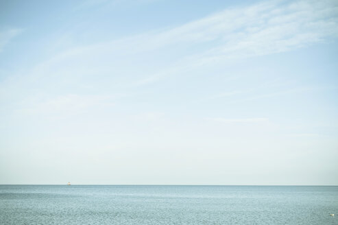 Deutschland, Mecklenburg-Vorpommern, Rügen, Binz, Blick auf die Ostsee - MJF000900