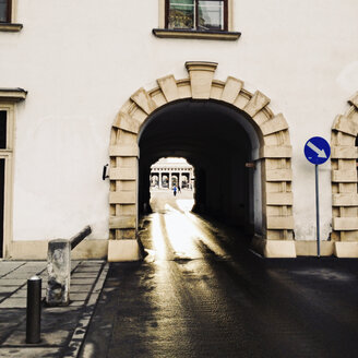 Durchgang zum inneren Burgplatz der Hofburg, Wien, Niederösterreich, Österreich - MSF003463