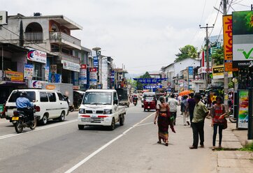 Sri Lanka, Giragama, Mangalagama, Verkehr auf der Straße - AMF001900