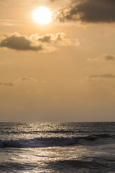 Sri Lanka, Western Province, Waskaduwa, Sunset over the ocean - AMF001971