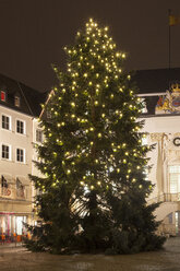 Germany, North Rhine-Westphalia, Bonn, Christmas tree at town hall - WIF000498