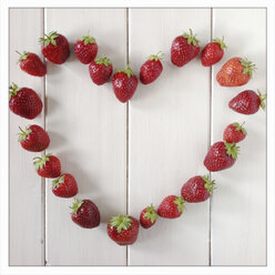 Heart from strawberry - EVGF000440