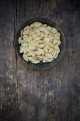 Roasted pumpkin seeds with salt - LVF000878