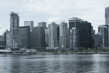 Canada, Vancouver, Skyline of Coral Harbour - AMF002011