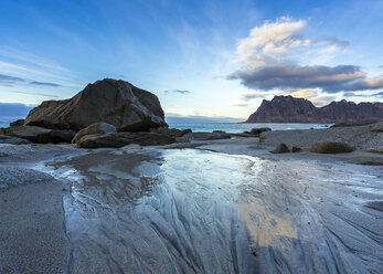 Scandinavia, Norway, Lofoten, rocks in sundown, coastline at Utakleiv - STSF000367