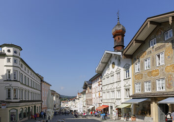 Deutschland, Bayern, Oberbayern, Bad Tölz, Altstadt, Marktstraße - SIEF005197
