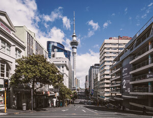 Neuseeland, Auckland, Blick auf den Fernsehturm - WV000474