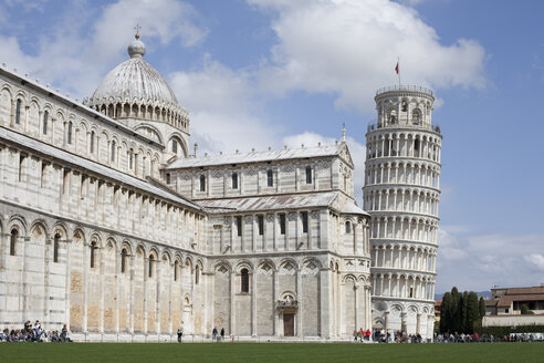 Italien, Toskana, Pisa, Schiefer Turm und Dom - KVF000060