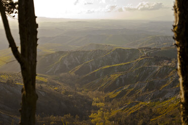 Italien, Toskana, Volterra, Hügellandschaft - KVF000076