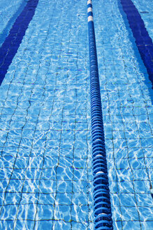 Schwimmbahnen im Schwimmbad - GWF002669