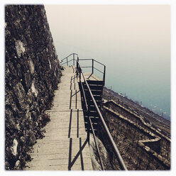 Treppe zu den Weinbergen des Lavaux (UNESCO-Welterbe), Route de la Corniche, Chexpres, Genfersee, Waadt, Schweiz - MSF003526