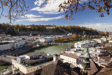 Austria, Salzburg, View over city from Kapuzinerberg towards Monchsberg - WIF000512