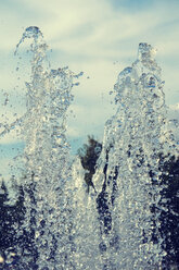 Germany, Berlin, water fountain - FBF000301