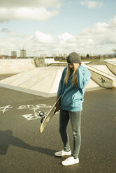 Germany, Mannheim, Young woman at skate park - UUF000032