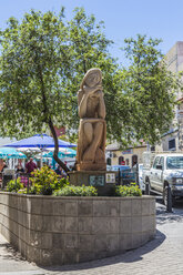 Spanien, Kanarische Inseln, Gran Canaria, San Bartolome de Tirajana, Tirajanera, Skulptur des Künstlers Luis Montull - MABF000227