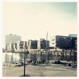 Marco-Polo-Terrassen mit Blick auf den Grasbrookhafen, HafenCity Hamburg, Hamburg, Deutschland - MSF003559