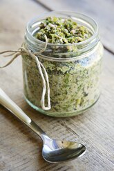 Homemade kale and walnut pesto - HAWF000033