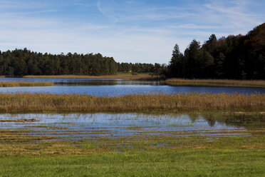 Deutschland, Bayern, Iffeldorf, Blick auf die Osterseen - CSF021196