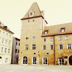 Neue Waag, heute Sitz des Verwaltungsgerichts, Regensburg, Bayern, Deutschland, UNESCO-Welterbe - MSF003598