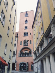 Wohnturm in der Altstadt von Regensburg, Regensburg, Bayern, Deutschland, UNESCO-Welterbe - MSF003604