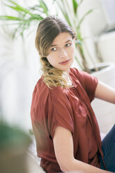 Portrait of woman enjoying Sunday morning at home - NNF000012