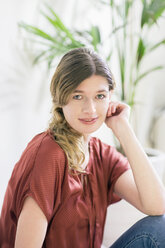 Portrait of woman enjoying Sunday morning at home - NNF000014