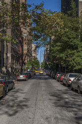 USA, New York State, New York City, Manhattan, residential street at Upper West Side - NKF000087