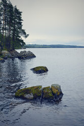 Schweden, Stroemsund, Ufer des Fangsjoen-Sees - BR000391