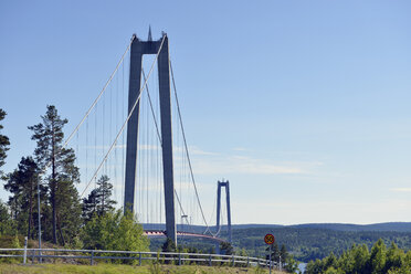 Schweden, Oernskoeldsvik, Hochküstenbrücke über den Fluss Angermanaelven - BR000362
