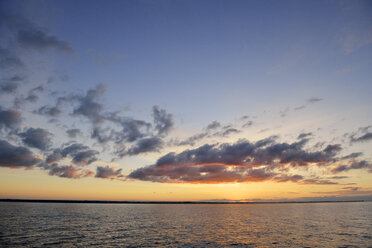 Schweden, Graenna, Sonnenuntergang am Vaetternsee - BR000349