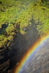 Schweden, Gaeddede, Regenbogen am Wasserfall Haellingsafallet - BR000297