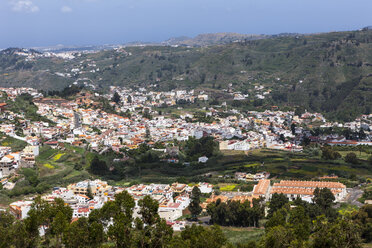 Spanien, Kanarische Inseln, Gran Canaria, Blick auf Teror - AMF002145
