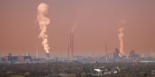 Germany, North Rhine-Westphalia , Duisburg, Smelting Plant Thyssen-Krupp, View from Duisburg-Nord Landscape Park - WIF000550