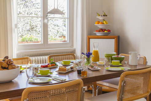 Germany, Baden-Wuerttemberg, Stuttgart, laid breakfast table - WDF002472