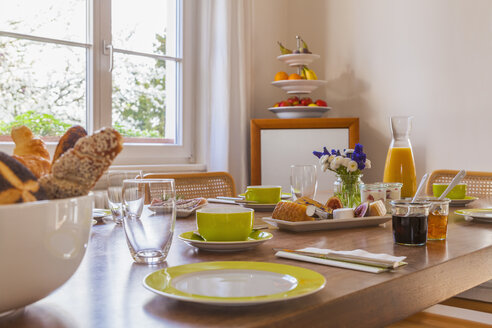 Germany, Baden-Wuerttemberg, Stuttgart, laid breakfast table - WDF002470