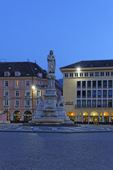 Italy, Alto Adige, Bolzano, Walther Square with monument of Walther von der Vogelweide - GF000421