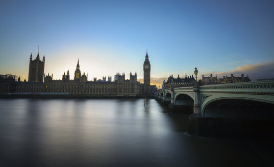 UK, London, Big Ben and Houses of Parliament at River Thames - STC000003