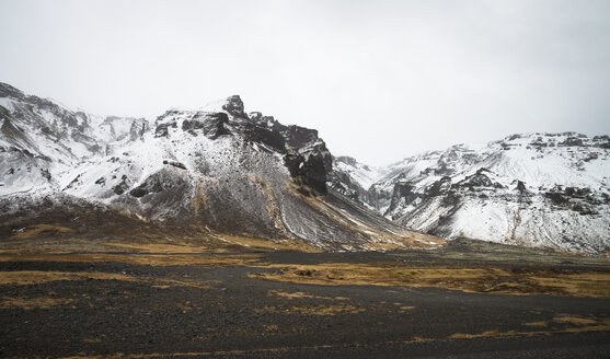 Iceland, Snow on mountains in Pjodvegur - STCF000057