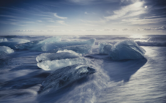 Iceland, Ice at the beach of Jokurlsarlon - STCF000033