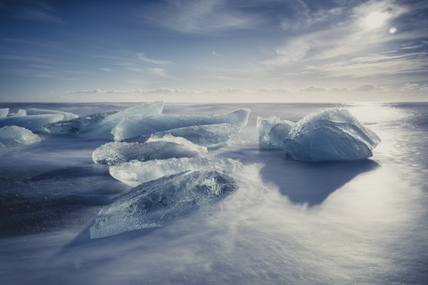 Island, Eis am Strand von Jokurlsarlon, lizenzfreies Stockfoto