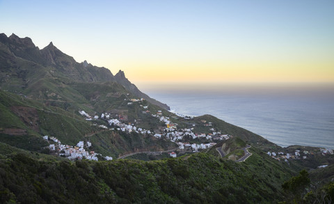 Spanien, Kanarische Inseln, Teneriffa, Häuser von Taganana, lizenzfreies Stockfoto