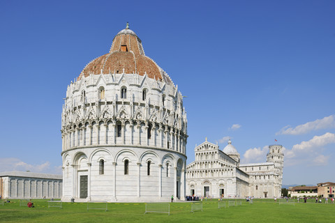 Italy, Tuscany, Pisa, view to cathedral Baptistery and Leaning Tower of Pisa at Cathedral Square stock photo