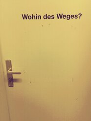 Deutschland, Bayern, München, Wohin gehst du? - BRF000556