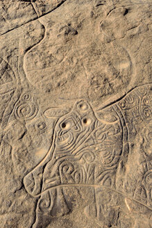 North Africa, Sahara, Algeria, Tassili N'Ajjer National Park, Tadrart, neolithic rock art, Bubaline or Bubalus period, rock engraving of the curly cow - ES001002