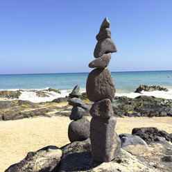 Skulptur aus losen Steinen, Fuerteventura, Spanien - DRF000652