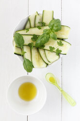 Sliced zucchini with olive oil - EVGF000525