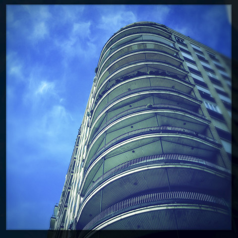 Haus, blauer Himmel, Wolken, Spanien, Valencia, lizenzfreies Stockfoto